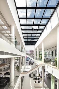 BMW Chongqing / Crossboundaries