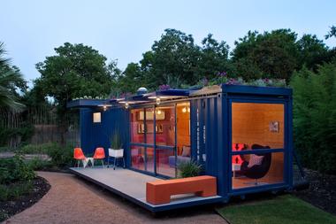 Container Guest House / Poteet Architects