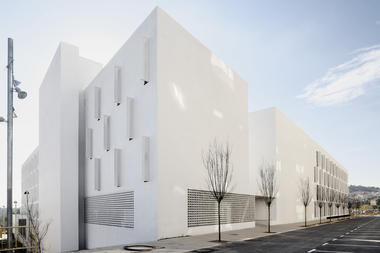 Gallery of 85 Sheltered Housing Units for Senior and Public Facilities  / GRND82  - 7