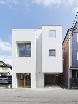 Casa Miyagino  / Kazuya Saito Architects