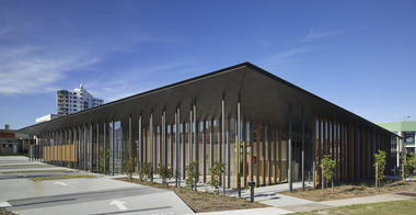 Clínica oftalmológica especialista Ormuz / Loucas Zahos Architects