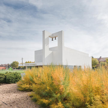 Iglesia san Juan Pablo II / VZ Arquitectos