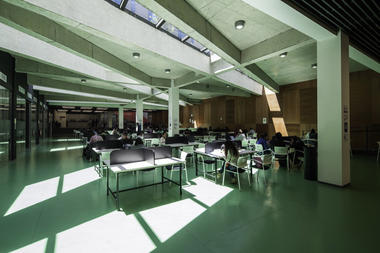 Gallery of UNAB Viña del Mar / S3 Schmidt Arquitectos   - 2