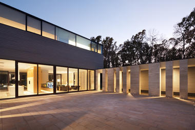 Casa con un Peristilo  / Drozdov&Partners