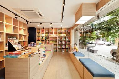 Livraria POR-WOR / tidtangstudio