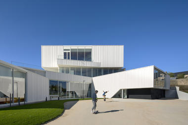 Centro Cultural em Baud / Studio 02