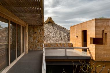 Casa en el Pacifico  / Bernardi + Peschard arquitectura