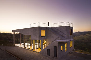 Casa Cerrado / Vazio S/A 