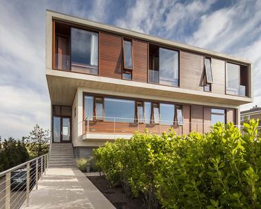 Beach House / Aamodt Plumb Architects