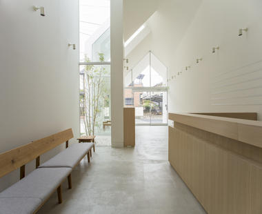 Gallery of Asahicho Clinic / hkl studio  - 14