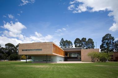 Gallery of Los Nogales School / Daniel Bonilla Arquitectos  - 1