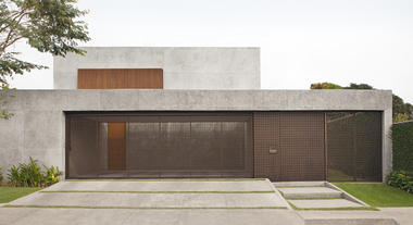 Casa Carrara / Studio [+] Valéria Gontijo