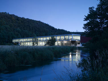 带训练工房的办公楼 / Barkow Leibinger Architekten