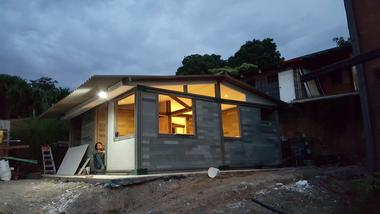 En 5 días se construyó esta vivienda con ladrillos de plástico reciclado