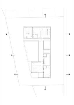 Gallery of J House / Pitsou Kedem Architects  - 40
