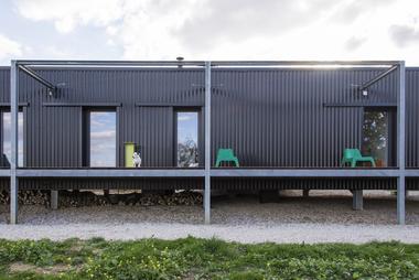Uma Última Viagem / Spray Architecture + Gabrielle Vella-Boucaud