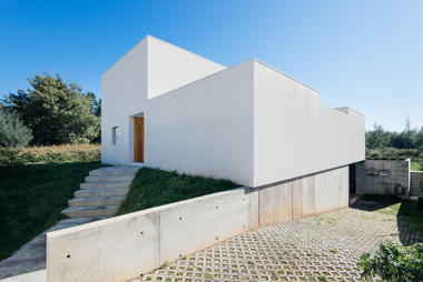 Casa das Preguiçosas / Branco-DelRio Arquitectos