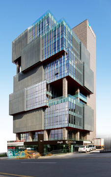 Gallery of The Ulugöl Otomotiv Office Building / Tago Architects  - 6