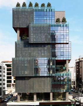 Ulugöl Otomotiv 办公大楼 / Tago Architects