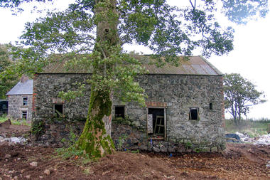 Gallery of Loughloughan Barn / McGarry-Moon Architects  - 6