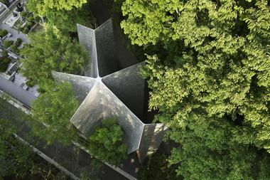 Capela do Bosque Sayama / Hiroshi Nakamura & NAP