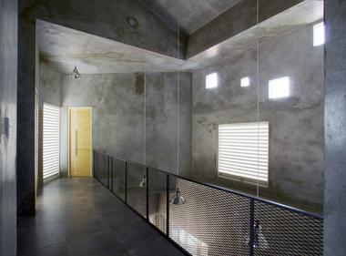 Gallery of Rumah Miring  / Andyrahman Architect  - 1
