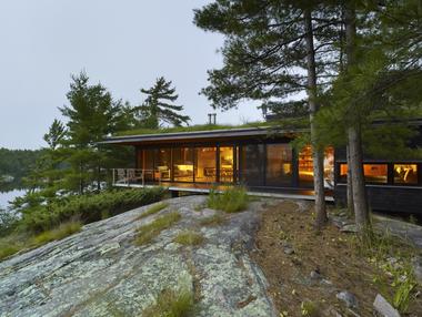 Go Home湾小屋 / Ian MacDonald