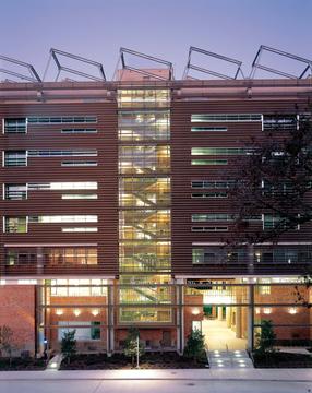 School of Nursing and Student Community Center at the University of Texas Health Science Center in Houston / Lake|Flato Architects and BNIM Architects