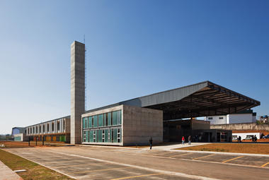 CEU Pimentas / Biselli + Katchborian arquitetos