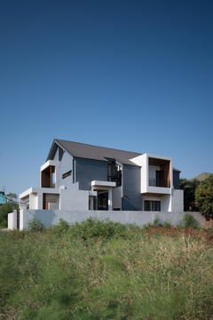 Songprapa住宅  / Archimontage Design Fields Sophisticated