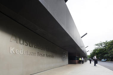Gallery of New Australian Embassy Jakarta / Denton Corker Marshall  - 17