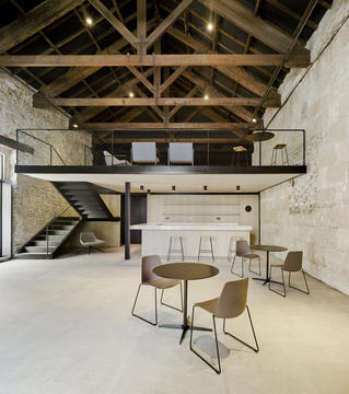 Virgen del Carmen Bar  / Estudio Arn Arquitectos