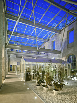 Gallery of Refurbishment of the Old Benalúa Station and Insertion of Casa Mediterraneo Headquarters / Manuel Ocaña del Valle  - 4