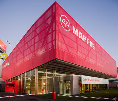 Mapfre Automovile Services Centre / Beriot, Bernardini Arquitectos