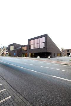 Gallery of New Public Library Zoersel / OMGEVING Architecture  - 16