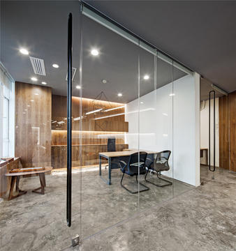 Paper Folding Space - ELLE Office / feeling Brand Design Co. Ltd