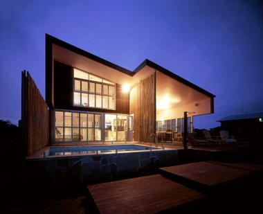 Gallery of Couran Point house / Arkhefield  - 1