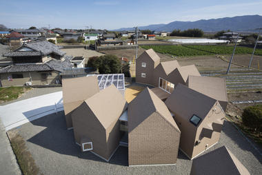 House of Awa-cho / Container Design