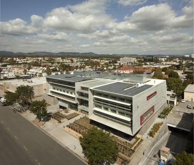 UCLA Outpatient Surgery and Oncology Center / Michael W. Folonis Architects