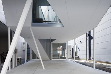 Dig In the Sky / Alphaville Architects