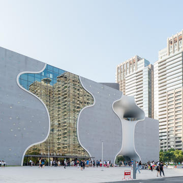 Tras 7 años en construcción, la Ópera Metropolitana de Taichung de Toyo Ito abre sus puertas