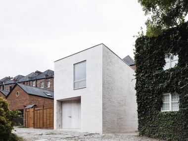 Gallery of Mews House / Russell Jones  - 1
