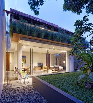 DeeRoemah / Wahana Architects