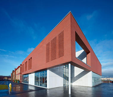 Heathfield Primary School / Holmes Miller Architect