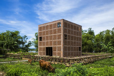Terra Cotta Studio / Tropical Space 