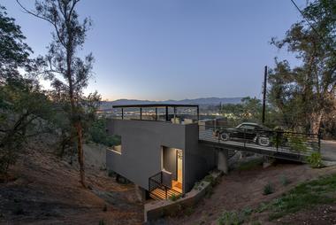 Car Park House / Anonymous Architects