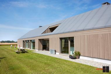 House V at R / BURO II & ARCHI+I