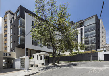 Onyx Building / Diez + Muller  Arquitectos