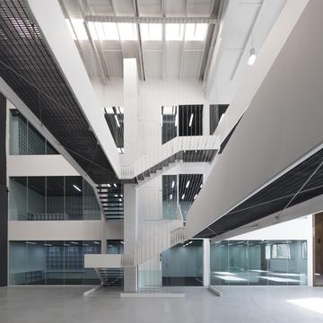Ario Choob Industrial Showroom & Office / Nextoffice - Alireza Taghaboni