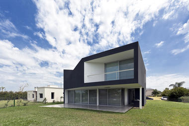 Casa Miraflores / Cekada-Romanos Arquitectos